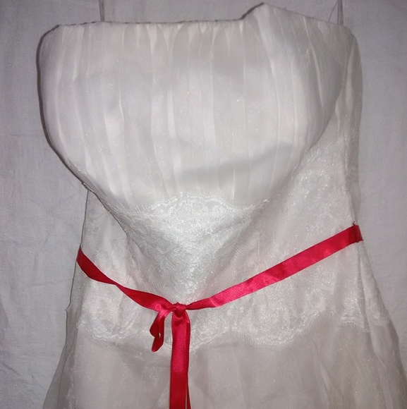 Ivory and New Red Dress - Picture 3 of 5